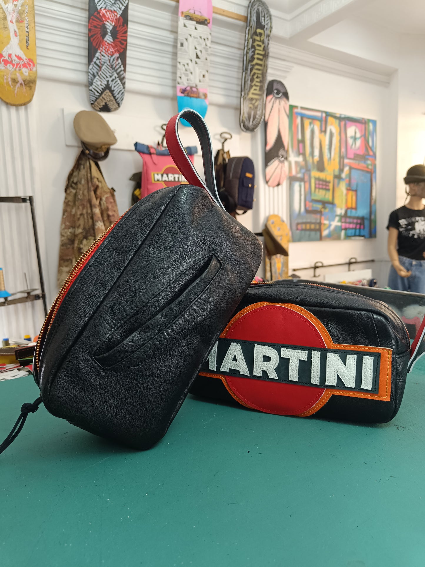 Toilet bag black